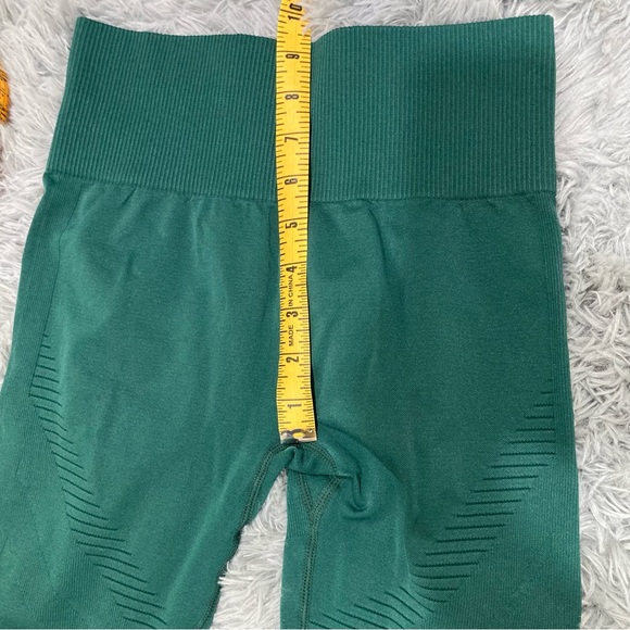 Booty Scrunch Leggings 🍑 - Picture 12 of 15